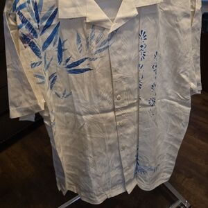Men's Blue and White Short Sleeve Shirt